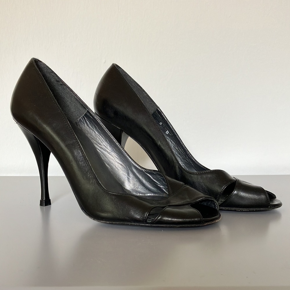 Stuart Weitzman Peep Toe Leather Heels